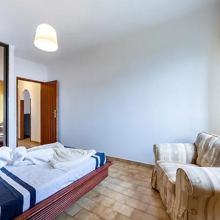 Sunny Budget Apartment, Da Rocha