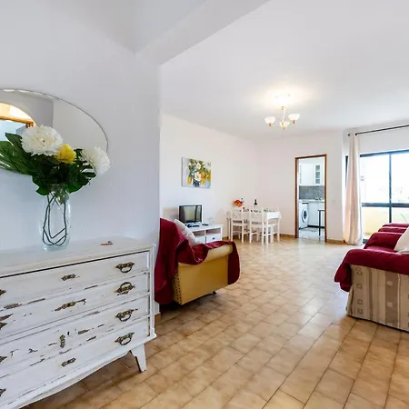 Sunny Budget Apartment, Da Rocha *